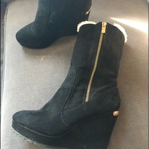 Boots. Juicy cutoure